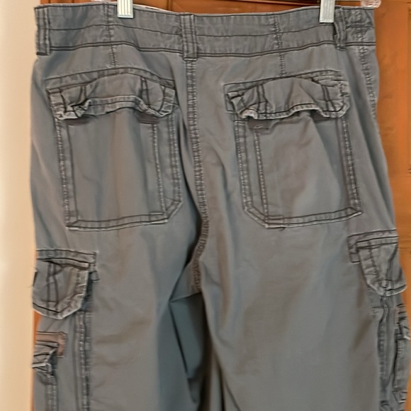 Union Bay Cargo Shorts men’s size 32 - Picture 5 of 11
